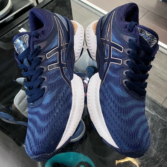 Women’s ASICS Nimbus 22 Navy Blue Rose Gold Size 8.5 - Picture 4 of 8